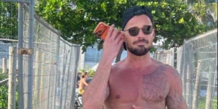 Dias após show no Super Bowl com Bad Bunny, Ricky Martin chega ao Rio para o carnaval Dias após show no Super Bowl com Bad Bunny, Ricky Martin chega ao Rio para o carnaval