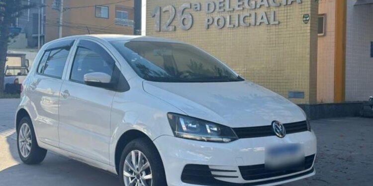 Carro é furtado em lava-jato e recuperado minutos depois em Cabo Frio