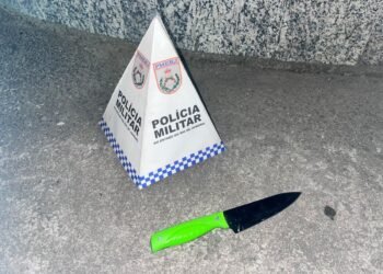 Homem com 41 passagens ameaça mulheres com faca em Petrópolis