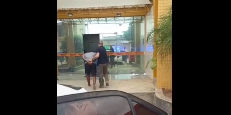 Polícia prende trio em flagrante após monitoramento em Iguaba Grande