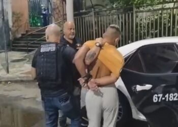 Mulher mantida em cárcere privado é resgatada no Rio; vítima conseguiu mandar mensagem para a família no Paraná