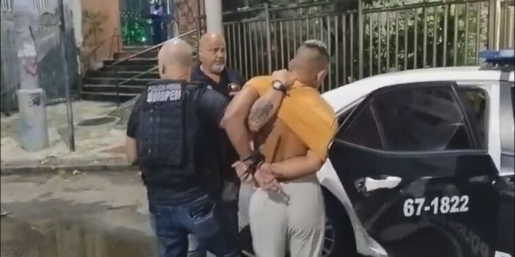 Mulher mantida em cárcere privado é resgatada no Rio; vítima conseguiu mandar mensagem para a família no Paraná