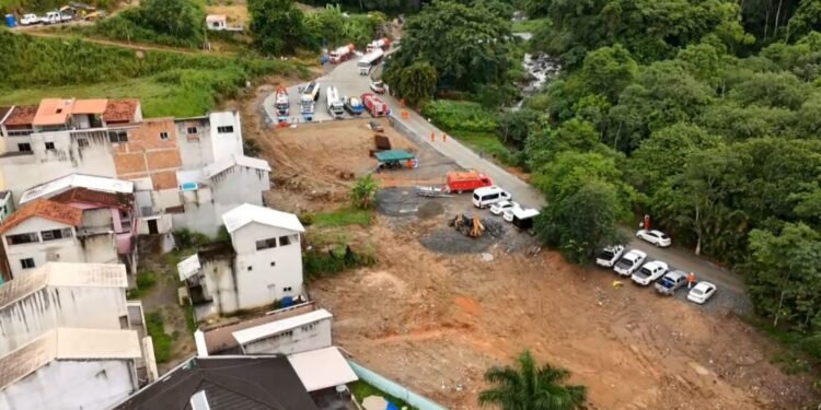Mangaratiba: moradores deixam casas após cheiro em obra da Transpetro