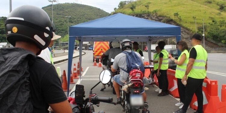ViaLagos promove ação educativa sobre álcool e direção no Carnaval