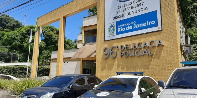 Briga de família termina com homem ferido na cabeça em Paty do Alferes Briga de família termina com homem ferido na cabeça em Paty do Alferes