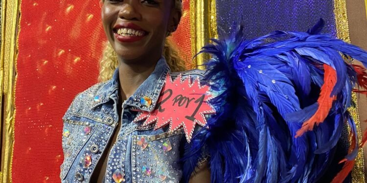 Alessandra dos Santos: passista relata crise após perder o braço