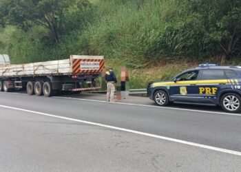 Homem é preso por adulterar placa de carreta na Via Dutra, em Barra Mansa
