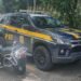 Moto com placa de carro é apreendida pela PRF na Via Dutra, em Resende