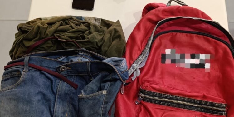 Homem está preso por assaltar padaria com réplica de fuzil em Pinheiral