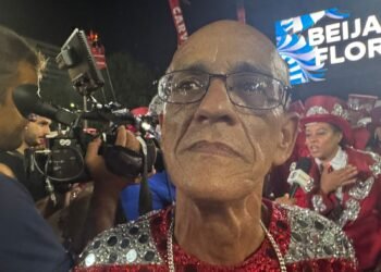 Emocionado antes de entrar na avenida, Mestre Ciça conta que não conseguiu dormir na véspera: ‘Uma adrenalina e uma horna’