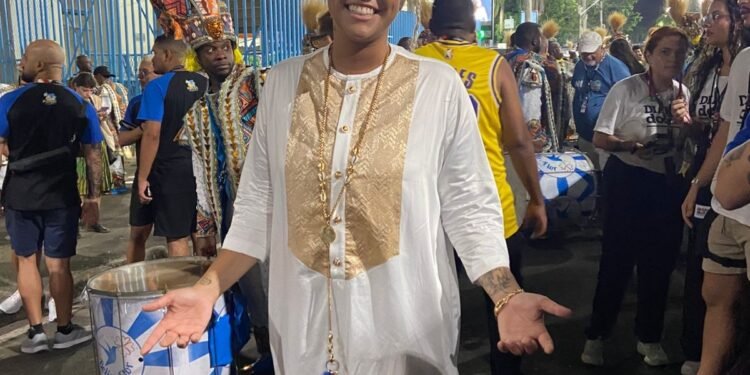 Diretora de tamborins da Beija-flor pede representatividade feminina no carnaval