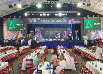 Acadêmicos de Niterói e Portela são penalizadas por irregularidades na dispersão