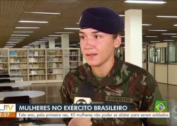 ‘Só de estar fardada já é fazer história’, diz cadete de 17 anos da Aman no Dia da Mulher