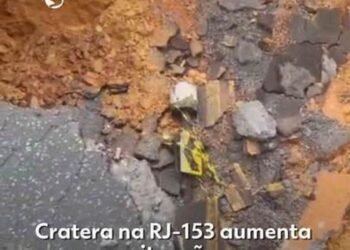 Cratera na RJ-153 aumenta e agrava situação sem trânsito entre Barra Mansa e Valença