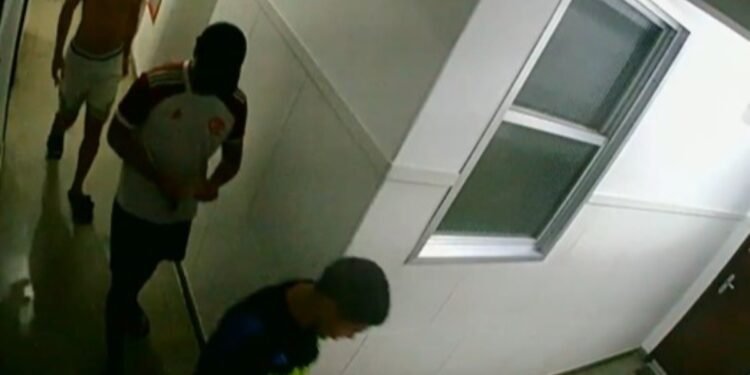 Acusados de estupro coletivo depõem no TJ-RJ; um dos réus não compareceu após a defesa alegar ‘desgaste físico e emocional’ Acusados de estupro coletivo depõem no TJ-RJ; um dos réus não compareceu após a defesa alegar ‘desgaste físico e emocional’
