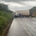 BR-251 Interditada em Minas Gerais Após Grave Colisão Entre Duas Carretas BR-251 Interditada em Minas Gerais Após Grave Colisão Entre Duas Carretas