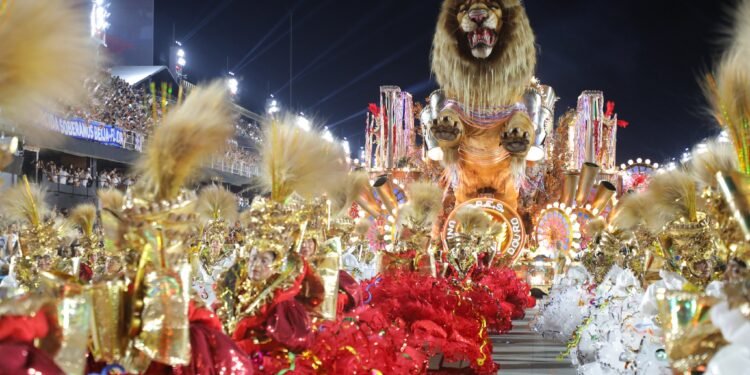 Carnaval 2027: passaportes com ingressos para os 3 dias do Grupo Especial esgotam em menos de meia hora