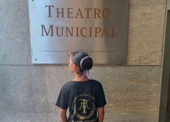 Bailarina da ‘Onda’ é aprovada na Escola Maria Olenewa