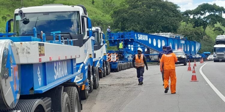 Transformador de mais de 800 toneladas vai passar neste domingo (8) pela Serra das Araras