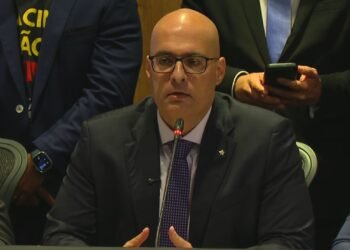 Secretário da Polícia Civil do RJ, Felipe Curi anuncia saída da carga para disputar as eleições