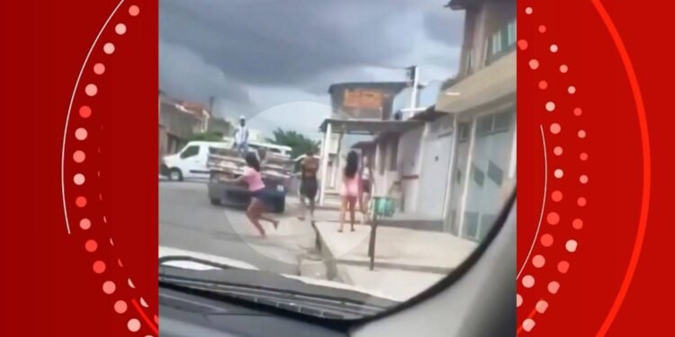 VÍDEO: jovem é atacado a tiros durante discussão por ciúmes em Feira de Santana