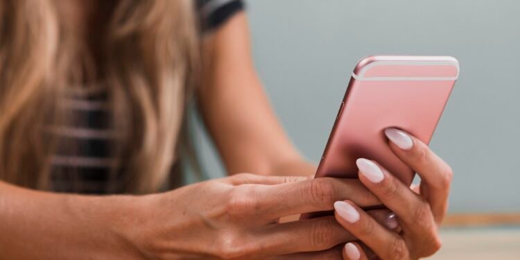 Justiça da Bahia lança aplicativo que permite que mulheres vítimas de violência peçam medida protetiva de urgência