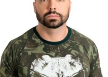 Quem é Greg Duarte, vereador de Angra alvo da PF por nomear assessor fantasma