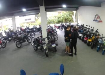 Loja de motos é assaltada em São José do Vale do Rio Preto; crimes roubaram joias do proprietário