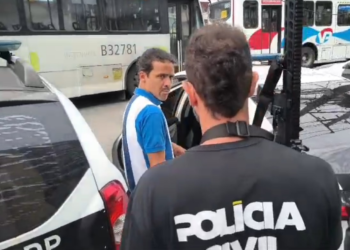 Motorista é preso por estupro de idosa dentro de ônibus no Rio