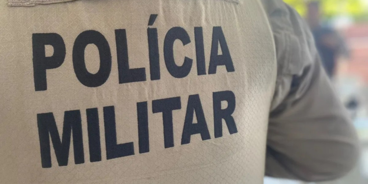 Homem morre após a própria arma disparar durante invasão a casa na BA