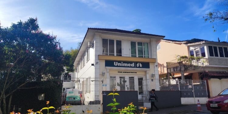 Unimed Petrópolis é invadida e celular furtado é usado para golpe Unimed Petrópolis é invadida e celular furtado é usado para golpe
