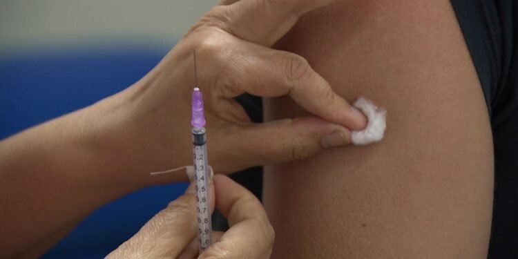 Campanha de Vacinação Contra a Gripe Inicia em Juiz de Fora: Grupos Prioritários e Locais de Imunização