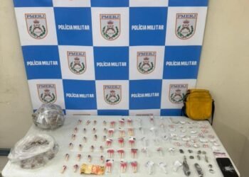 Homem é preso e adolescente apreendido com drogas em Volta Redonda
