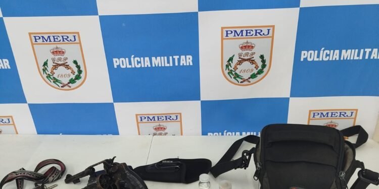 Homem está preso por porte ilegal de arma de fogo em Volta Redonda