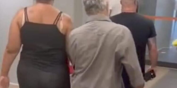 Dupla é presa em flagrante ao tentar saque com documento falso Dupla é presa em flagrante ao tentar saque com documento falso