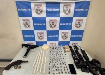 Volta Redonda: Homem é preso com capturas e drogas em operação