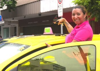 Vou de táxi… das Rosinhas! Ponto onde mulheres são maioria entre motoristas faz sucesso no Rio