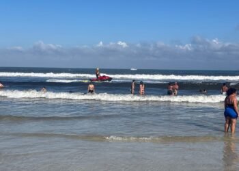 Turista de BH de 27 anos desaparece no mar da praia do Forte, em Cabo Frio