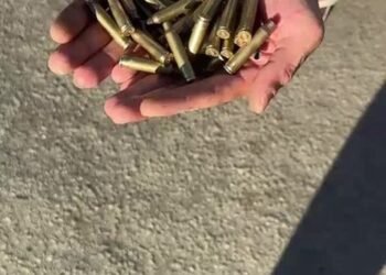 Tiroteio entre crimes rivais deixa um homem ferido na Vila Kennedy