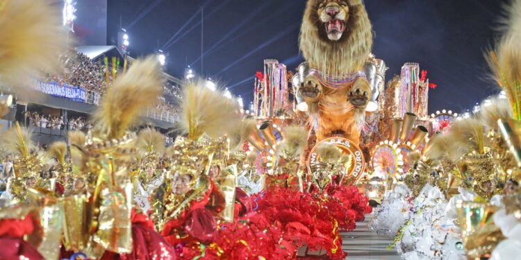 Escolas e Prefeitura do Rio anunciam 15 escolas no Grupo Especial