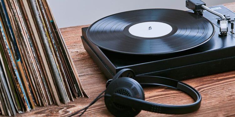 Guia de Compras Online: Encontre Seus Discos de Vinil Favoritos em 2026 Via Discogs, Bandcamp e eBay