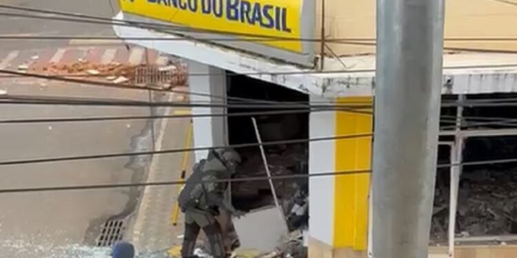 Destaques da Semana: Agência Bancária Explodida, Acidente Fatal e Doação de Órgãos Autorizada pela Justiça em MG Destaques da Semana: Agência Bancária Explodida, Acidente Fatal e Doação de Órgãos Autorizada pela Justiça em MG