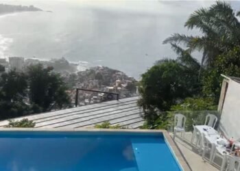 Piscina e vista para o mar: a casa do traficante da Bahia que fugiu