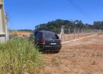 Homem é encontrado morto dentro do carro em Casimiro de Abreu
