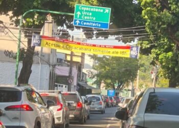 Shakira no Rio: Faixa em Botafogo avisa que acesso a Copacabana fechará às 18h