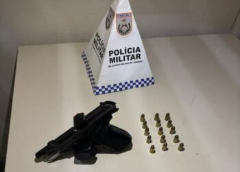 Jovem é preso com arma em Paraty