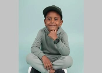 Criança morre após ser atropelada enquanto brincava na calçada no RJ