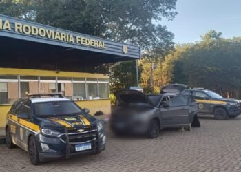 Médico é Preso com Grande Quantidade de Medicamentos e Eletrônicos Ilegais na BR-365 em Minas Gerais