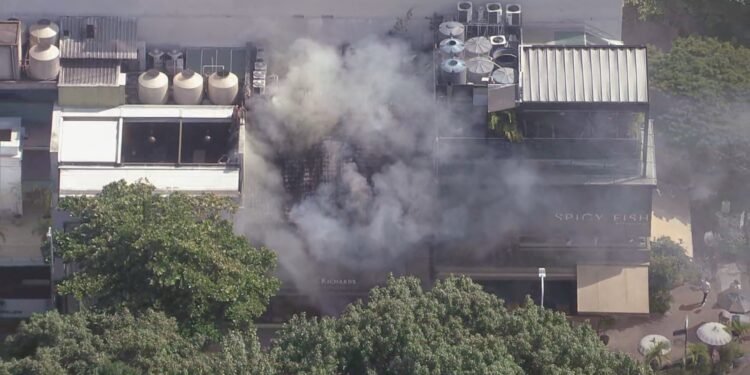Incêndio atingiu loja de roupas em Ipanema, na Zona Sul do Rio