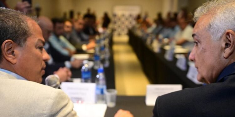 Rio das Ostras participa de reunião sobre nova partilha dos royalties